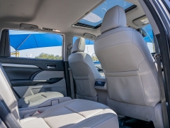 Used 2018  Toyota Highlander 4d SUV AWD XLE at A Motors Sales & Finance near San Antonio&comma; TX