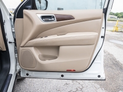 Used 2017  Nissan Pathfinder 4d SUV 4WD Platinum at A Motors Sales & Finance near San Antonio&comma; TX