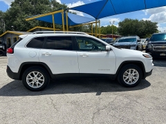 Used 2016 Jeep Cherokee 4d SUV 4WD Latitude at A Motors Sales & Finance near San Antonio, TX