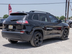 Used 2020  Jeep Cherokee 4d SUV FWD Latitude Plus Altitude 2&period;4L at A Motors Sales & Finance near San Antonio&comma; TX