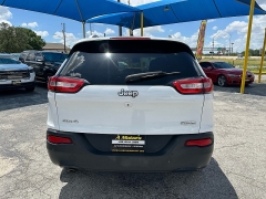 Used 2016 Jeep Cherokee 4d SUV 4WD Latitude at A Motors Sales & Finance near San Antonio, TX