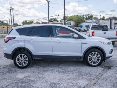 Used 2017  Ford Escape 4d SUV 4WD SE at A Motors Sales & Finance near San Antonio&comma; TX