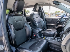 Used 2021  Jeep Cherokee Latitude Plus FWD at A Motors Sales & Finance near San Antonio&comma; TX