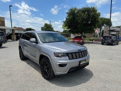 Used 2019 Jeep Grand Cherokee 4d SUV 2WD Laredo Altitude at A Motors Sales & Finance near San Antonio, TX