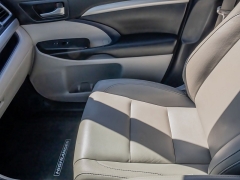 Used 2018  Toyota Highlander 4d SUV AWD XLE at A Motors Sales & Finance near San Antonio&comma; TX