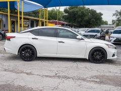Used 2019  Nissan Altima 4d Sedan FWD 2&period;5L SV at A Motors Sales & Finance near San Antonio&comma; TX