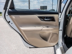 Used 2015  Nissan Altima 4d Sedan SL 3&period;5L at A Motors Sales & Finance near San Antonio&comma; TX
