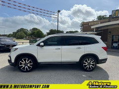 Used 2019 Honda Pilot 4d SUV FWD Touring 8-Passenger at A Motors Sales & Finance near San Antonio, TX