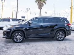 Used 2019  Toyota Highlander 4d SUV FWD XLE at A Motors Sales & Finance near San Antonio&comma; TX