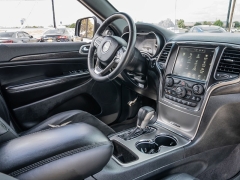 Used 2017  Jeep Grand Cherokee 4d SUV 4WD Laredo Altitude at A Motors Sales & Finance near San Antonio, TX