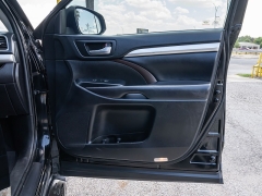 Used 2019  Toyota Highlander 4d SUV FWD XLE at A Motors Sales & Finance near San Antonio&comma; TX