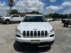 Used 2016 Jeep Cherokee 4d SUV 4WD Latitude at A Motors Sales & Finance near San Antonio, TX