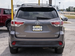 Used 2015  Toyota Highlander 4d SUV FWD XLE at A Motors Sales & Finance near San Antonio&comma; TX