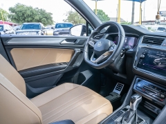Used 2022  Volkswagen Tiguan 2&period;0T SE R-Line Black FWD at A Motors Sales & Finance near San Antonio&comma; TX
