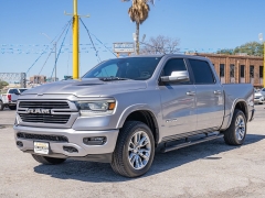 Used 2019  Ram 1500 2WD Crew Cab Laramie at A Motors Sales & Finance near San Antonio&comma; TX