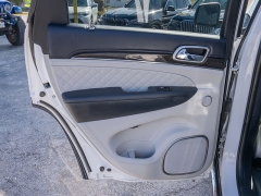 Used 2017  Jeep Grand Cherokee 4d SUV 4WD Summit at A Motors Sales & Finance near San Antonio&comma; TX