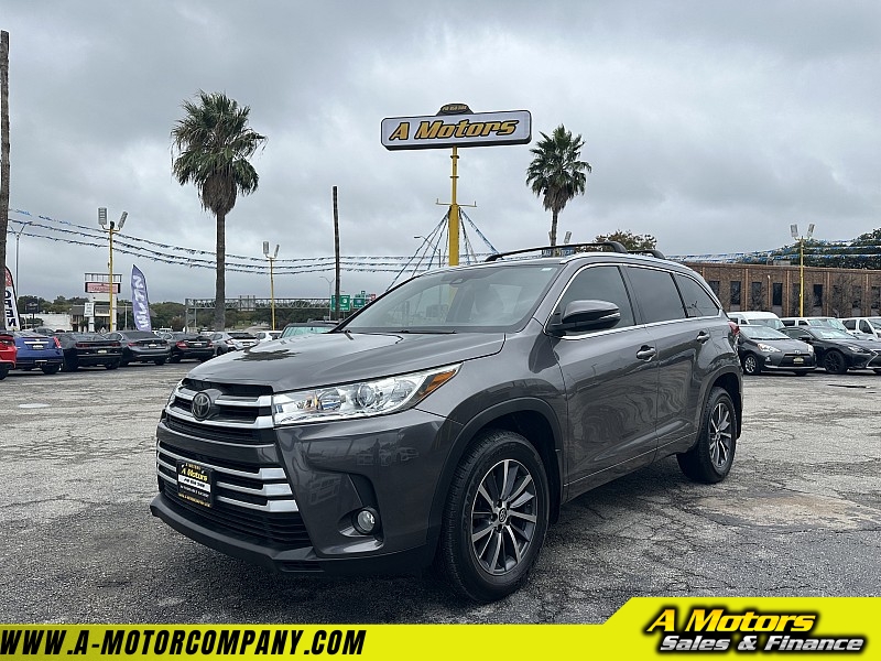 Used 2017  Toyota Highlander 4d SUV FWD XLE at A Motors Sales & Finance near San Antonio, TX