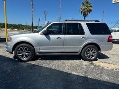 Used 2017 Ford Expedition 4d SUV 2WD XLT at A Motors Sales & Finance near San Antonio, TX