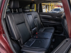 Used 2019  Toyota Highlander 4d SUV FWD XLE at A Motors Sales & Finance near San Antonio&comma; TX