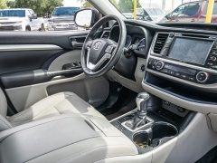 Used 2015  Toyota Highlander 4d SUV FWD XLE at A Motors Sales & Finance near San Antonio&comma; TX
