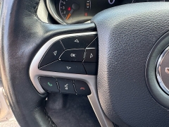 Used 2019 Jeep Grand Cherokee 4d SUV 2WD Laredo Altitude at A Motors Sales & Finance near San Antonio, TX