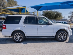 Used 2017  Ford Expedition 4d SUV 2WD XLT at A Motors Sales & Finance near San Antonio&comma; TX