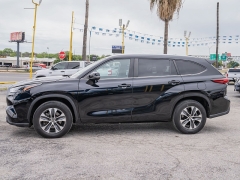 Used 2023  Toyota Highlander XLE FWD at A Motors Sales & Finance near San Antonio&comma; TX
