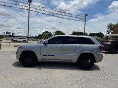 Used 2019 Jeep Grand Cherokee 4d SUV 2WD Laredo Altitude at A Motors Sales & Finance near San Antonio, TX