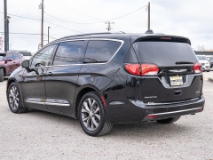 Used 2019  Chrysler Pacifica 4d Wagon Limited at A Motors Sales & Finance near San Antonio&comma; TX