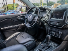 Used 2021  Jeep Cherokee Latitude Plus FWD at A Motors Sales & Finance near San Antonio&comma; TX