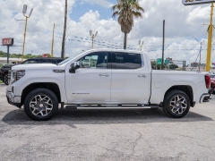 Used 2022  GMC Sierra 1500 4WD Crew Cab 157" SLT at A Motors Sales & Finance near San Antonio&comma; TX