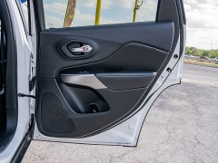 Used 2019 Jeep Cherokee 4d SUV FWD Latitude Plus 2.4L at A Motors Sales & Finance near San Antonio, TX