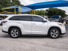 Used 2015  Toyota Highlander 4d SUV FWD Limited Platinum at A Motors Sales & Finance near San Antonio&comma; TX