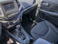 Used 2019 Jeep Cherokee 4d SUV FWD Latitude 2.4L at A Motors Sales & Finance near San Antonio, TX