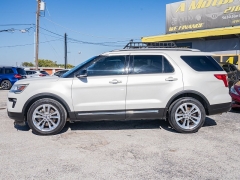Used 2018  Ford Explorer 4d SUV FWD XLT at A Motors Sales & Finance near San Antonio, TX