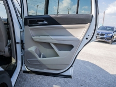 Used 2019 Volkswagen Atlas 4d SUV 3.6L SE Technology R-Line 4motion at A Motors Sales & Finance near San Antonio, TX