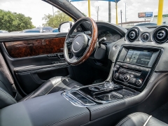 Used 2015  Jaguar XJL 4d Sedan Portfolio at A Motors Sales & Finance near San Antonio&comma; TX