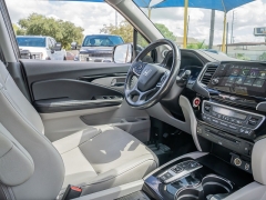 Used 2019  Honda Pilot 4d SUV FWD Touring 7-Passenger at A Motors Sales & Finance near San Antonio&comma; TX