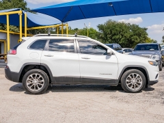 Used 2019 Jeep Cherokee 4d SUV FWD Latitude Plus 2.4L at A Motors Sales & Finance near San Antonio, TX