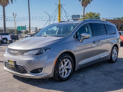 Used 2020  Chrysler Pacifica 4d Wagon Limited at A Motors Sales & Finance near San Antonio, TX