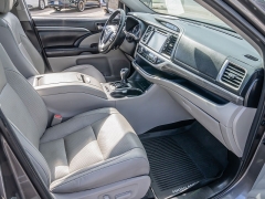 Used 2017 Toyota Highlander 4d SUV AWD Limited at A Motors Sales & Finance near San Antonio, TX