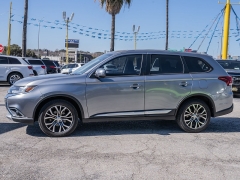 Used 2017  Mitsubishi Outlander 4d SUV FWD SE at A Motors Sales & Finance near San Antonio&comma; TX