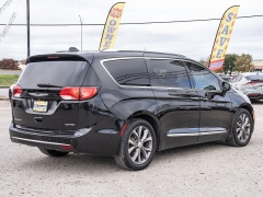 Used 2019  Chrysler Pacifica 4d Wagon Limited at A Motors Sales & Finance near San Antonio&comma; TX
