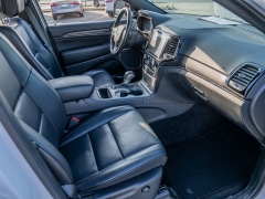 Used 2020  Jeep Grand Cherokee 4d SUV 2WD Overland High Altitude at A Motors Sales & Finance near San Antonio, TX