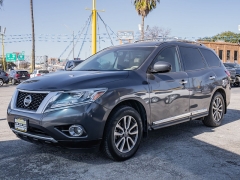 Used 2014  Nissan Pathfinder 4d SUV 4WD SL at A Motors Sales & Finance near San Antonio&comma; TX