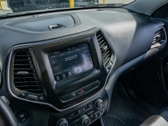 Used 2019 Jeep Cherokee 4d SUV FWD Latitude Plus 2.4L at A Motors Sales & Finance near San Antonio, TX
