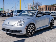 Used 2013  Volkswagen Beetle 2d Convertible 2&period;5L at A Motors Sales & Finance near San Antonio&comma; TX