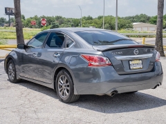 Used 2015  Nissan Altima 4d Sedan S 2&period;5L at A Motors Sales & Finance near San Antonio&comma; TX