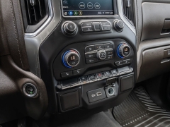 Used 2020  Chevrolet Silverado 1500 2WD Crew Cab LT at A Motors Sales & Finance near San Antonio&comma; TX