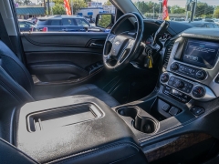 Used 2020  Chevrolet Suburban 4d SUV 4WD LT at A Motors Sales & Finance near San Antonio, TX